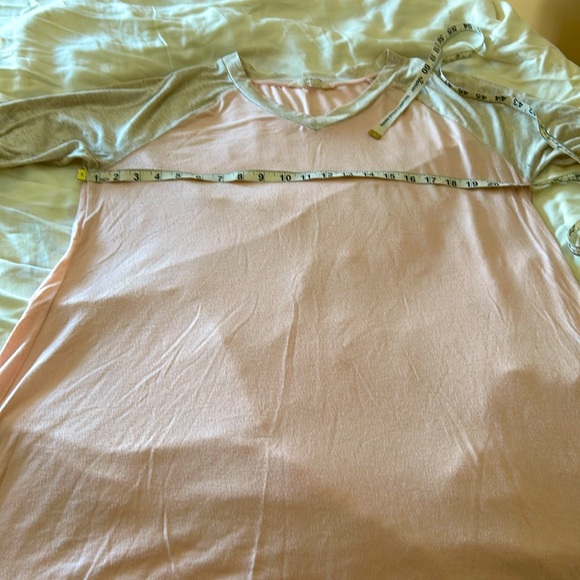 Night shirts 4 pack, size XL. Pink, mauve, animal print, navy blue, black moon. - Picture 3 of 9